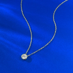 Classic S925 silver gold-plated necklace with a 5.0 white zircon pendant on blue silk