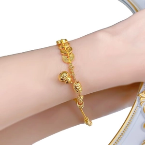 Bracelet tressé doré avec pendentif gourde et pièces de monnaie porte-bonheur