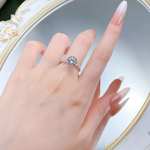 Detailed view of S925 silver ring featuring a six-prong round zircon and twisted band