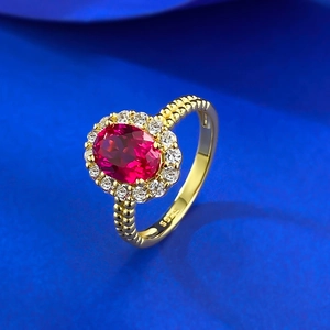 Bague luxueuse en argent S925 plaqué or avec pierre ovale rouge rubis et halo