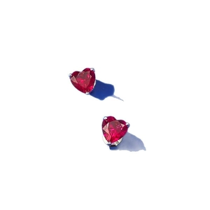 Minimalist S925 silver heart stud earrings with pigeon blood red heart-shaped gemstones