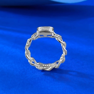 S925 sterling silver ring featuring a rectangular zircon and twisted chain texture band