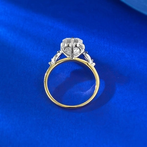 Bague luxe en argent S925 avec pierre taille glace 7x9mm et anneau bicolore doré