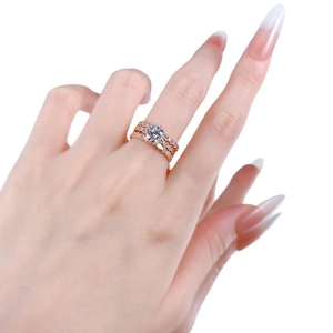 Rose gold S925 silver six-prong round diamond ring set with honeycomb pavé bands