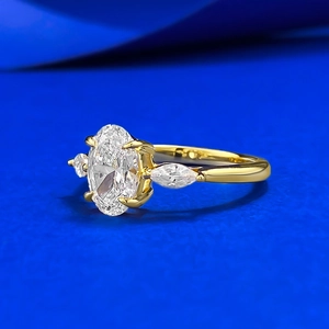 Anello elegante in argento S925 placcato oro con tre pietre taglio ovale e marquise