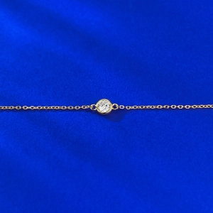 Bracelet minimaliste en argent S925 plaqué or 18K avec zircone de 6mm sertie d'un clos brillant