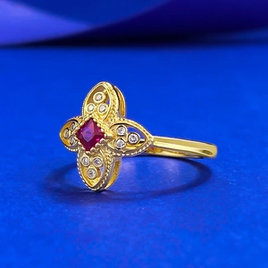 S925 silver flower ring with red gemstone and white zircon stones in vintage gold finish