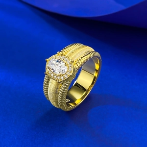 Bague texturée en argent S925 plaqué or avec zircon ovale de style vintage