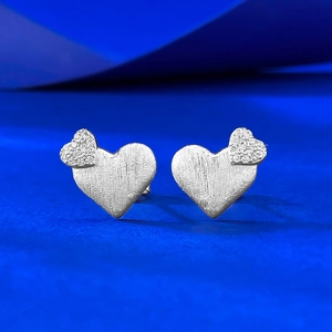 Boucles d'Oreilles Clous en Forme de Cœur en Argent Sterling 925 pour Femmes Métal Brossé Strass Incrusté Bijoux de Mode Cadeau Quotidien