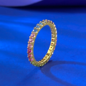 Regenbogen Ring aus s925 Silber mit bunten Zirkonia Steinen im eleganten Rundum-Design