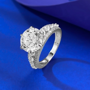 Elegant S925 sterling silver ring with 10mm round sparkling diamond in six-prong setting
