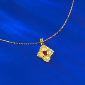 Retro S925 silver gold-plated pendant necklace with oval ruby and floral diamond setting
