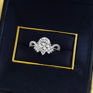 Bague couronne en V de luxe en argent 925 avec une pierre centrale ronde de 7,5 mm
