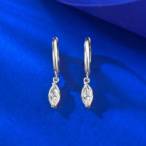 Élégantes boucles d'oreilles en argent S925 avec zircons scintillants taille marquise