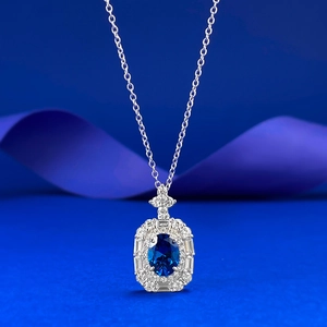 Collier Pendentif en Argent Sterling S925 Pierre Précieuse Ovale Bleu Saphir pour Femme Bijoux de Chaîne de Clavicule Strass Halo