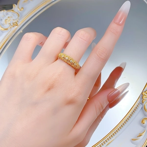 Bague rétro en argent S925 plaqué or avec motif losange brossé et accents de zircon