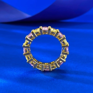 Bague éternité élégante en argent S925 avec gemmes ovales roses et jaunes alternées
