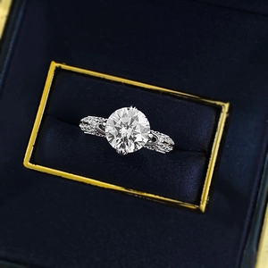 2.5 carat vintage S925 sterling silver wedding ring with large round diamond in velvet box