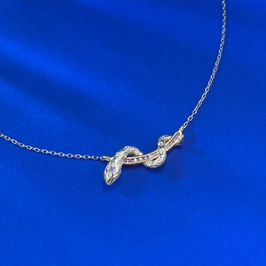 Elegante S925 Silber Schlangen Halskette mit lila Edelsteinen und weißen Zirkonia-Steinen