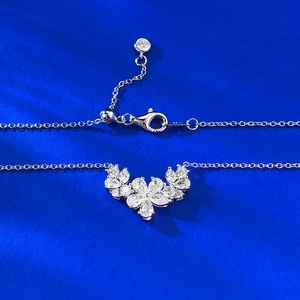 Eleganter S925 Sterling Silber Gänseblümchen Anhänger Halskette mit weißen Zirkonia