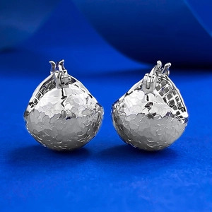 Sparkling S925 sterling silver ice-crushed pinecone hoop earrings with hammered texture