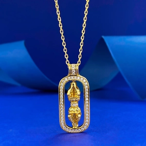 Collier en argent S925 doré avec pendentif Vajra et cristaux étincelants micro-pavés