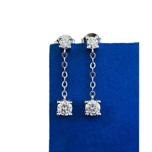 Eleganti orecchini pendenti in argento S925 con nappe di diamanti tondi singoli