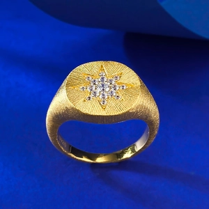 S925 Sterling Silber vergoldeter Sternenring mit funkelnden Zirkoniasteinen