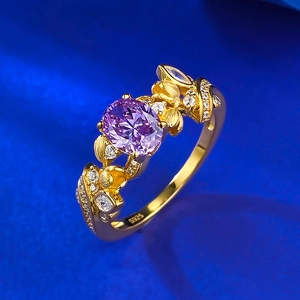 Bague en argent S925 avec zircon violet et détails de design de bourgeon floral 3D
