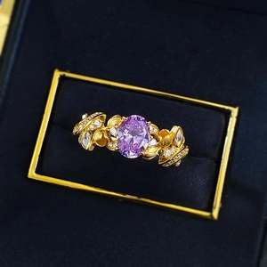 Bague en argent S925 dorée avec gemme violette et écrin de luxe bleu marine