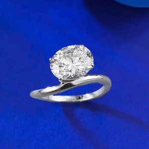 Elegant S925 sterling silver ring featuring a large oval cut gemstone and wavy band design