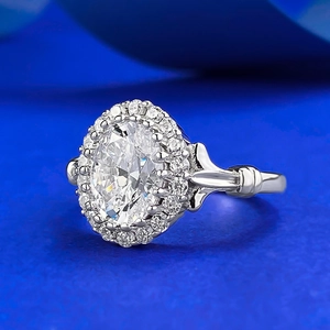 Luxuriöser S925 Silber Halo Ring mit großem ovalen Edelstein und Vintage Gravur