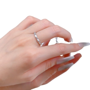 Minimalist S925 sterling silver ribbon ring with sparkling cubic zirconia on model