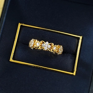Bague iris vintage en argent S925 avec diamants étincelants dans son écrin de luxe