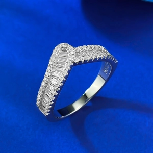 Elegant V-shaped S925 sterling silver ring featuring baguette cut and round diamonds