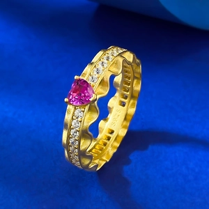 S925 gold plated wave ring featuring a pink heart diamond and sparkling accents