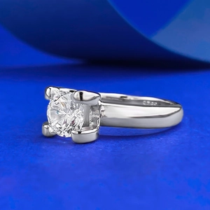Macro shot of S925 sterling silver ring featuring a round brilliant-cut gemstone detail