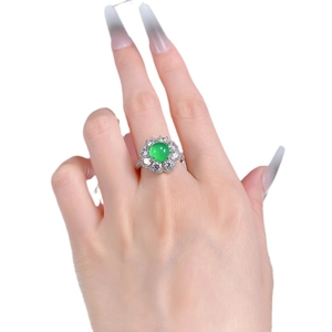Luxurious S925 sterling silver ring featuring a high-ice green chalcedony oval gemstone