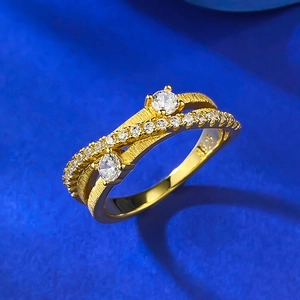 Bague multicouche en argent S925 brossé plaqué or sertie de zircons brillants