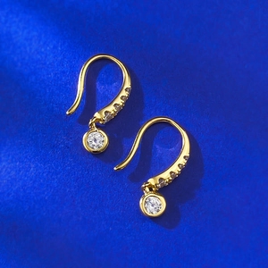 Orecchini classici in argento S925 placcato oro con zirconi scintillanti su blu