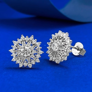 Sparkling S925 sterling silver snowflake stud earrings with round cubic zirconia