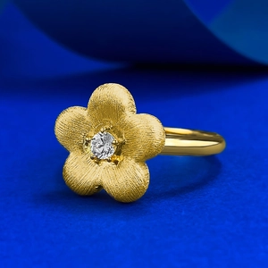S925 silver gold plated flower ring with brushed metal petals and zircon center