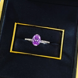 Eleganter 925er Silberring mit 6x8mm ovalem lavendelfarbenem Stein in Geschenkbox