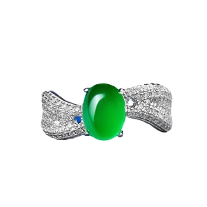 Bague plaquée argent 925 avec agate verte et anneau ondulé serti de diamants
