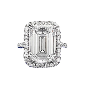 Anello in argento S925 con taglio smeraldo, design halo e diamanti da laboratorio