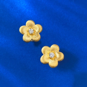 S925 silver gold-plated flower stud earrings with brushed finish and central zircon