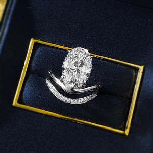Elegantes Ringset aus 925er Sterlingsilber mit oval geschliffenem Diamant in Samtbox