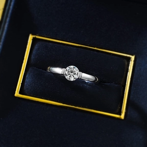 Classic S925 silver ring with 5mm round white zircon in a premium navy velvet box