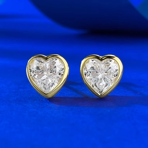 Boucles d'Oreilles Clous Cœur en Argent Sterling 925 Plaqué Or pour Femmes Bijoux de Mode avec Strass Taille Cœur Étincelant