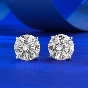 Classic 1 carat round brilliant cut S925 silver stud earrings with four-prong setting